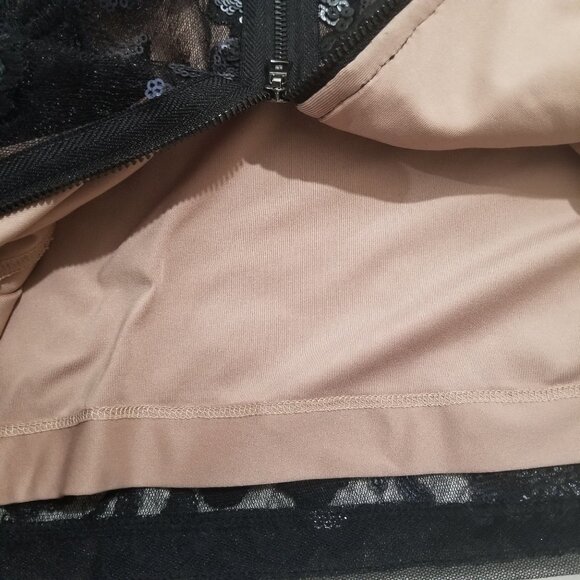 BCBG MaxAzria Pencil Skirt, Sequins Size S, like new - Picture 13 of 15